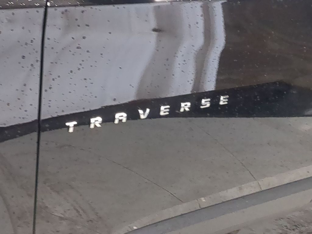 Thumbnail: 2021 Chevrolet Traverse - 25