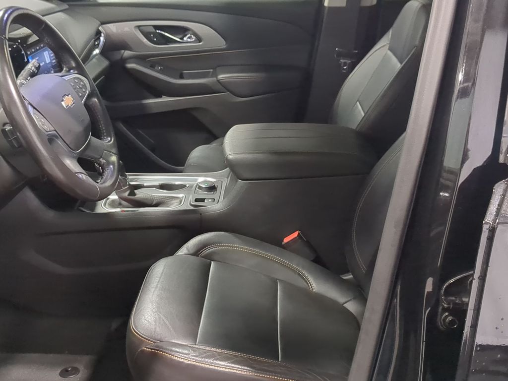 Thumbnail: 2021 Chevrolet Traverse - 10
