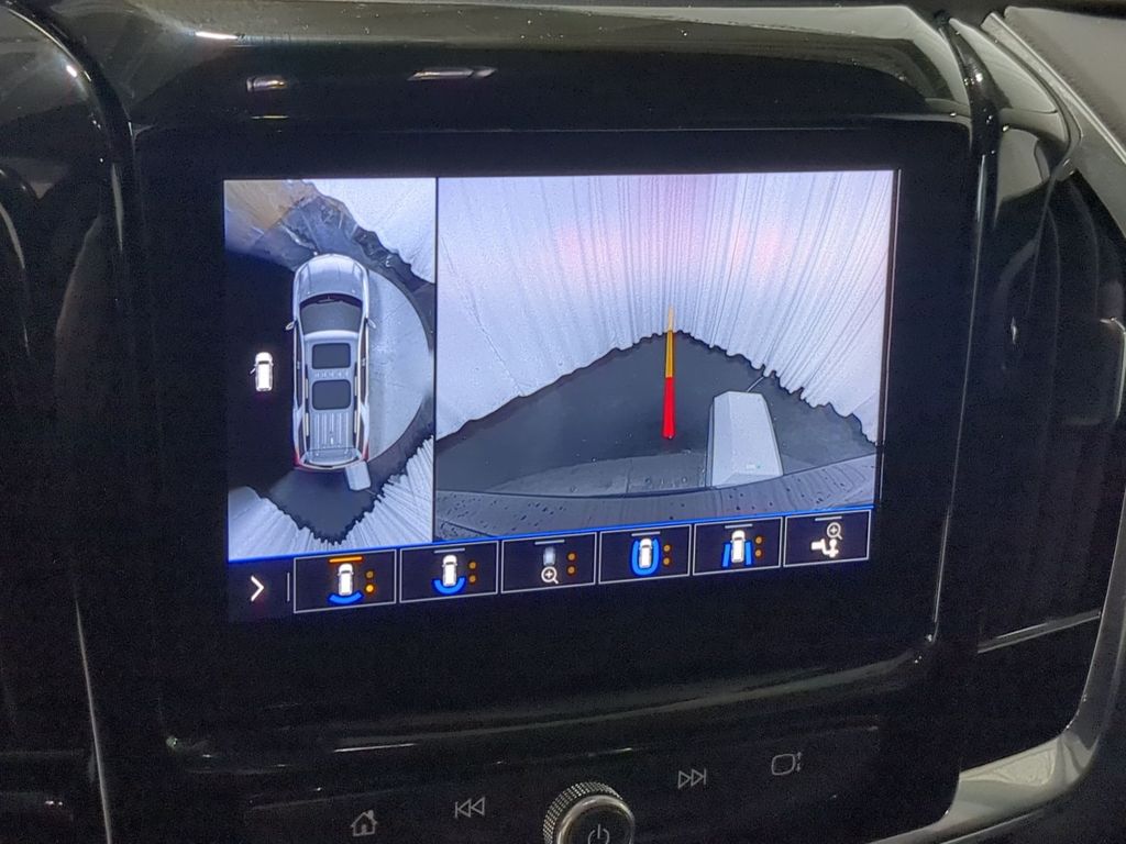 Thumbnail: 2021 Chevrolet Traverse - 34