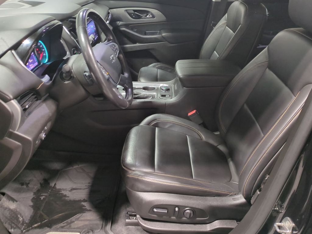 Thumbnail: 2021 Chevrolet Traverse - 10