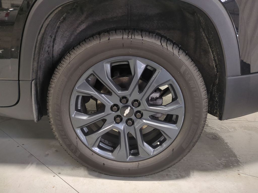 Thumbnail: 2021 Chevrolet Traverse - 8