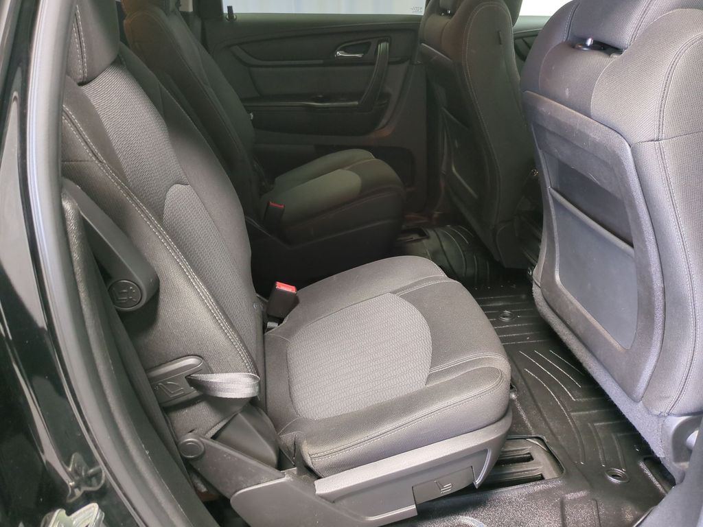 2017 Chevrolet Traverse LT 24