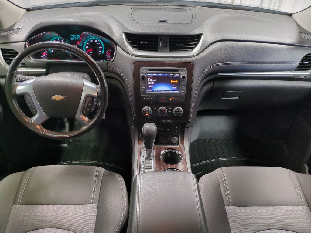 2017 Chevrolet Traverse LT 8