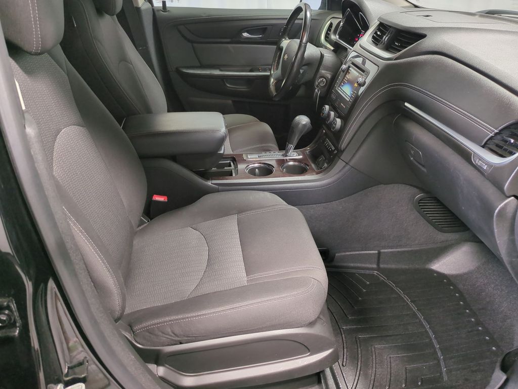 2017 Chevrolet Traverse LT 10