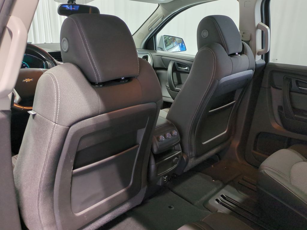 Thumbnail: 2016 Chevrolet Traverse - 12