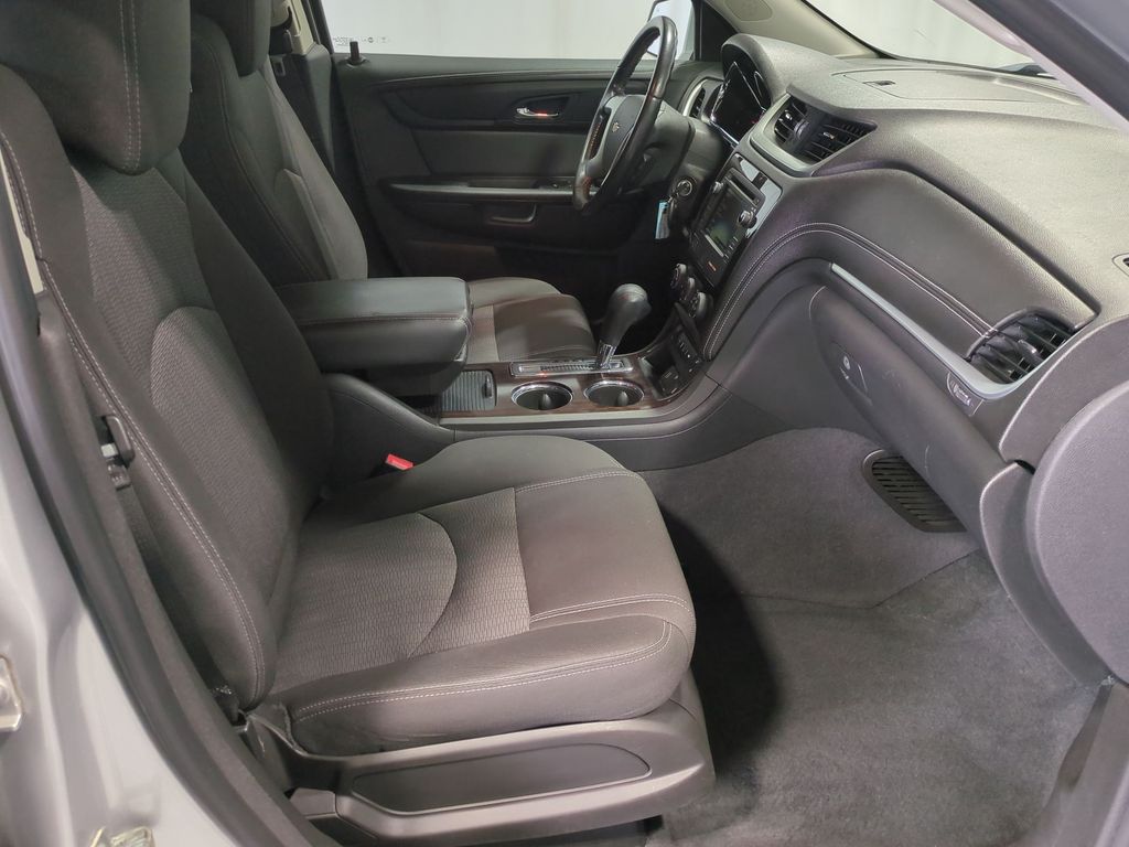 Thumbnail: 2016 Chevrolet Traverse - 11