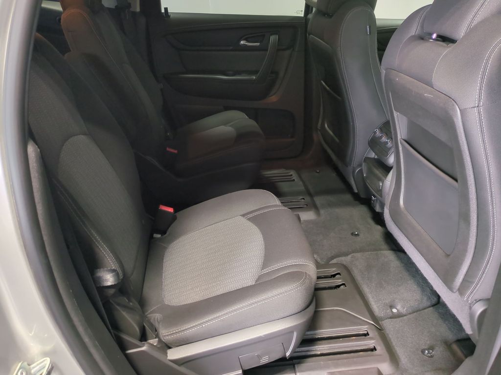 Thumbnail: 2016 Chevrolet Traverse - 25