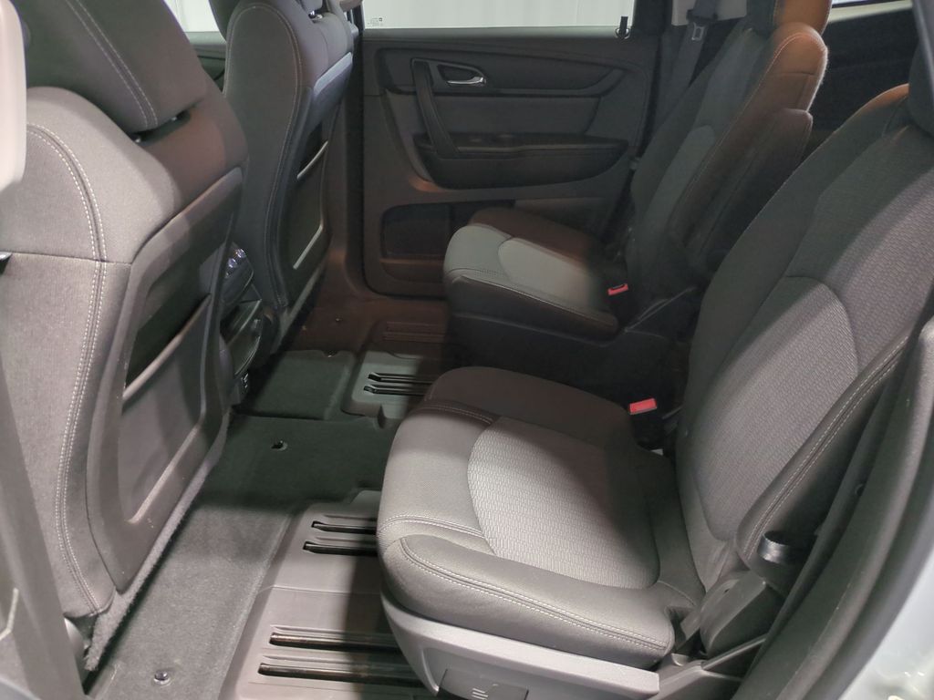 Thumbnail: 2016 Chevrolet Traverse - 24