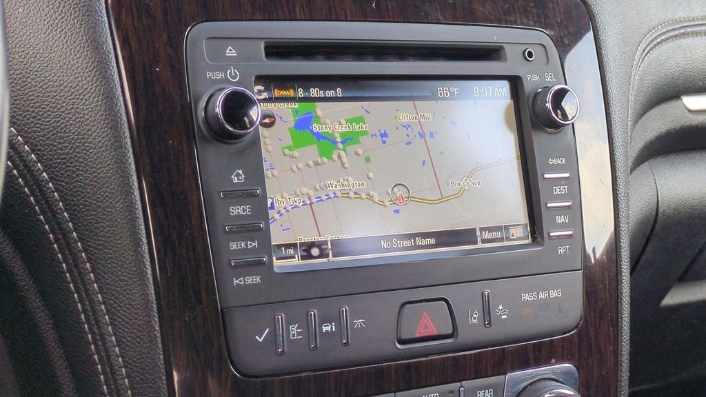 Thumbnail: 2017 Chevrolet Traverse - 26