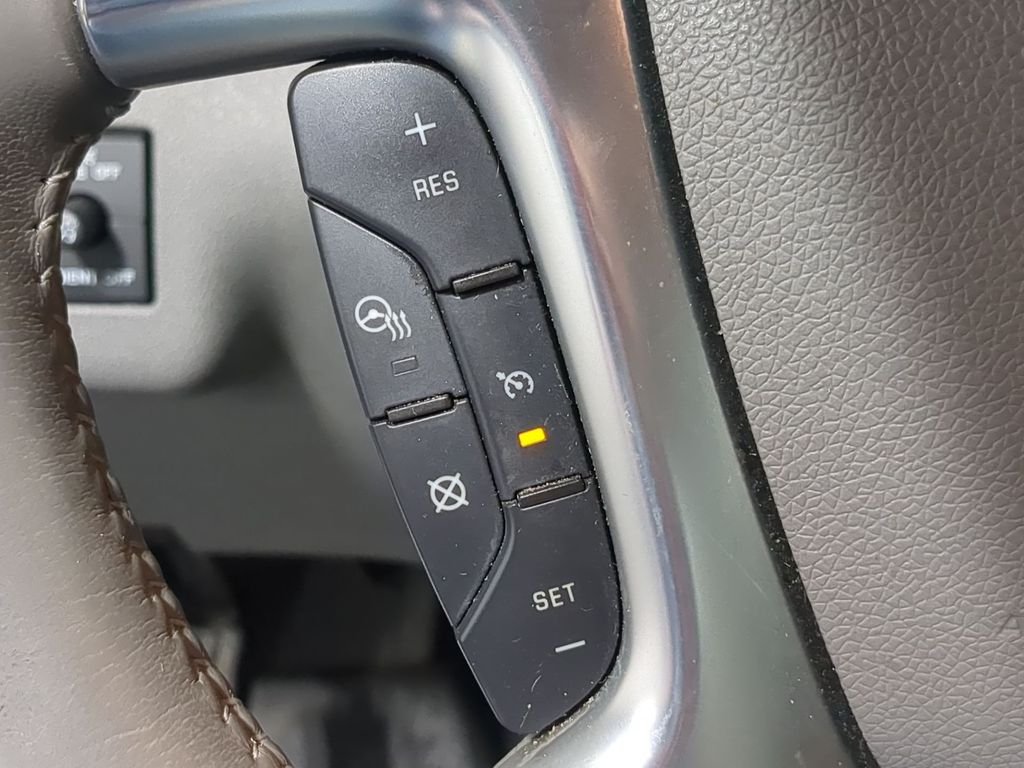 Thumbnail: 2017 Chevrolet Traverse - 29