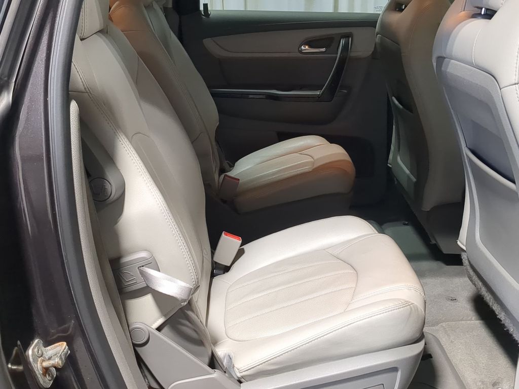 Thumbnail: 2017 Chevrolet Traverse - 28