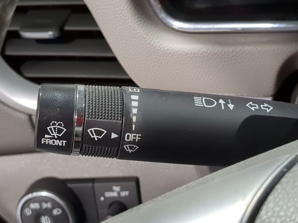 Thumbnail: 2017 Chevrolet Traverse - 31