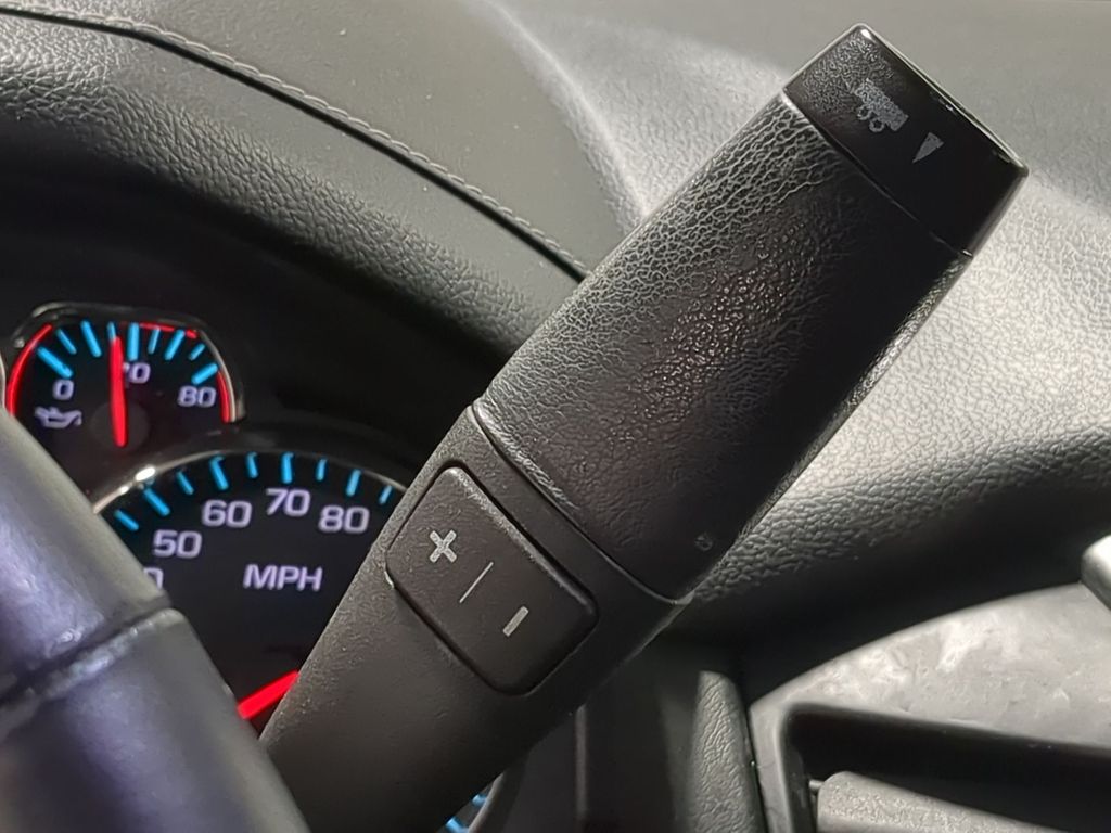 Thumbnail: 2015 Chevrolet Tahoe - 39