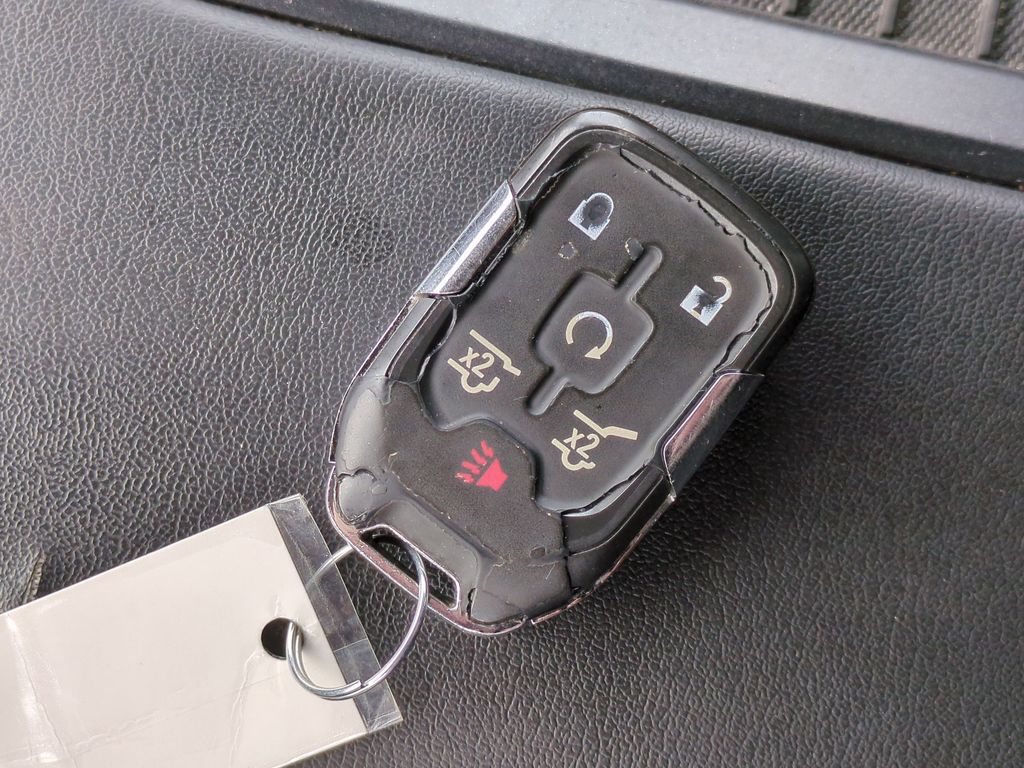 2016 Chevrolet Suburban 1500 LTZ 17