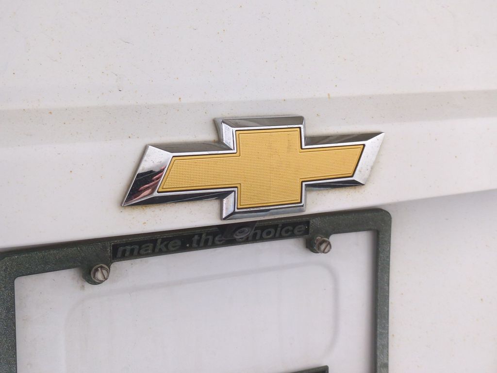 2016 Chevrolet Suburban 1500 LTZ 23