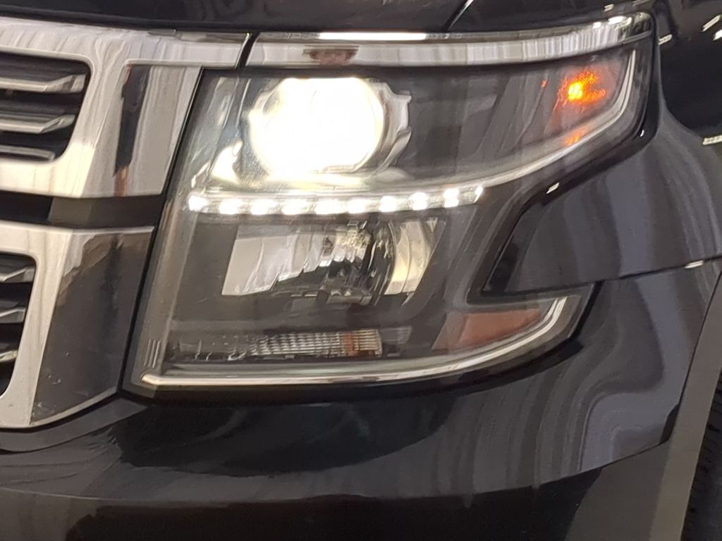 Thumbnail: 2019 Chevrolet Suburban - 23
