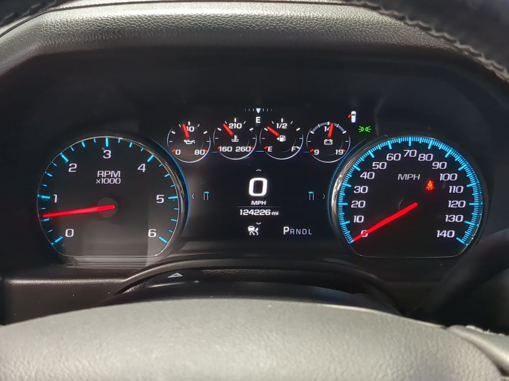 Thumbnail: 2019 Chevrolet Suburban - 15