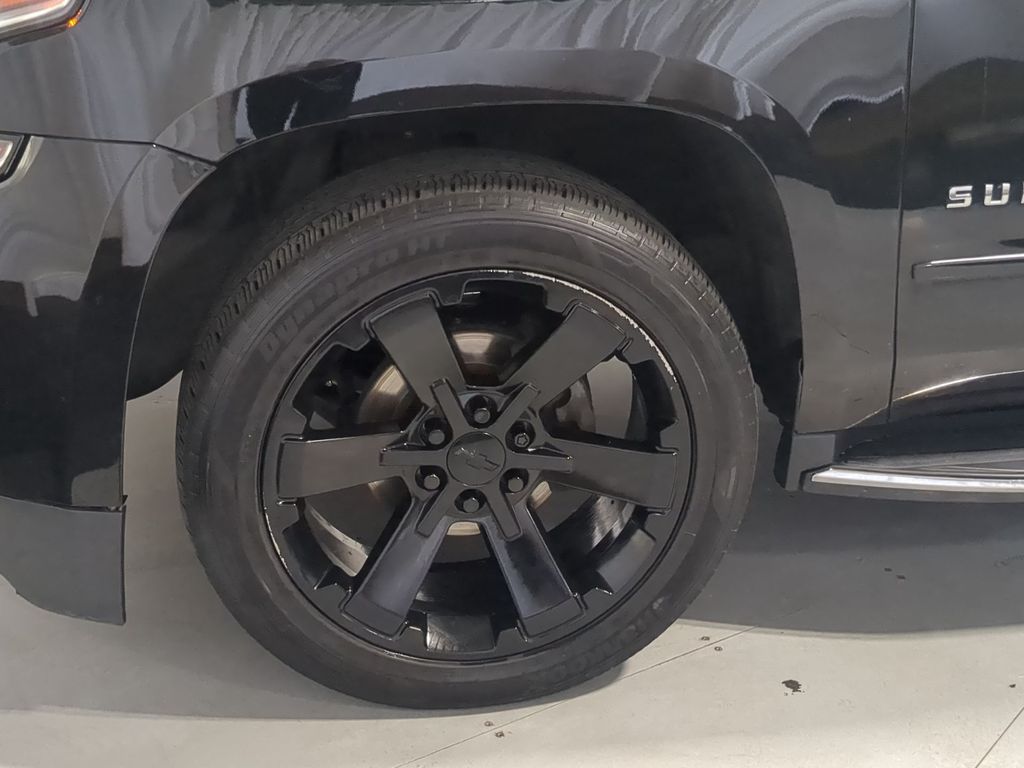 Thumbnail: 2019 Chevrolet Suburban - 7