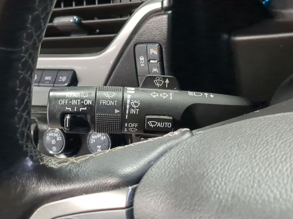 Thumbnail: 2019 Chevrolet Suburban - 14