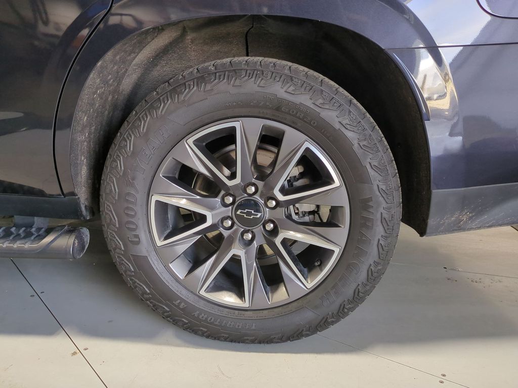 Thumbnail: 2023 Chevrolet Tahoe - 8