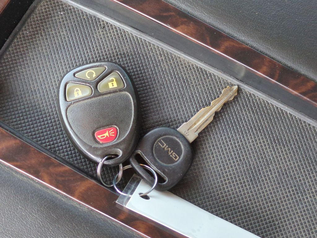 Thumbnail: 2014 GMC Sierra 2500 - 17