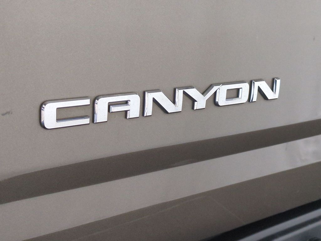 2015 GMC Canyon SLT 23