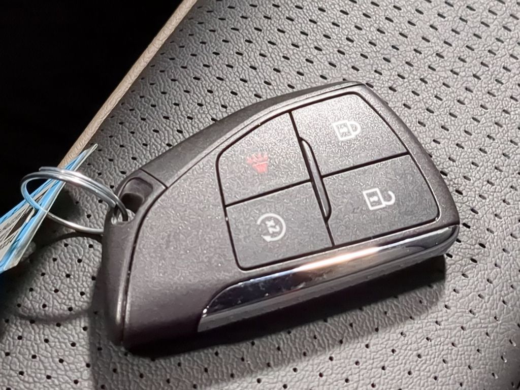 Thumbnail: 2023 GMC Canyon - 16