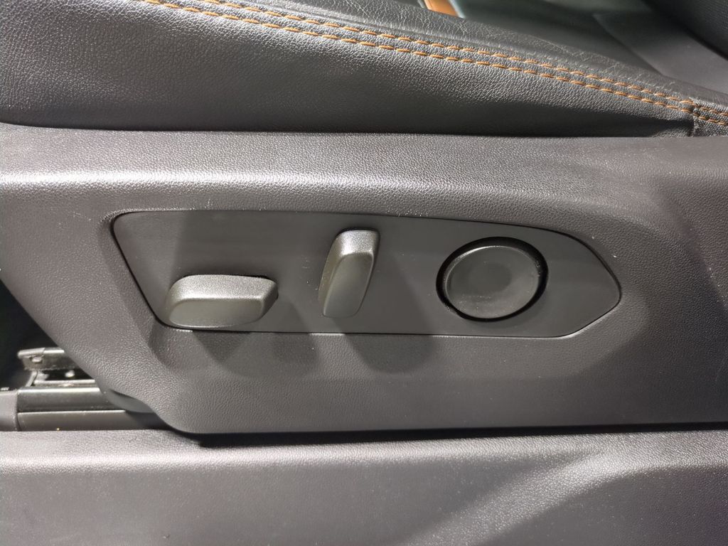 Thumbnail: 2023 GMC Sierra 1500 - 25