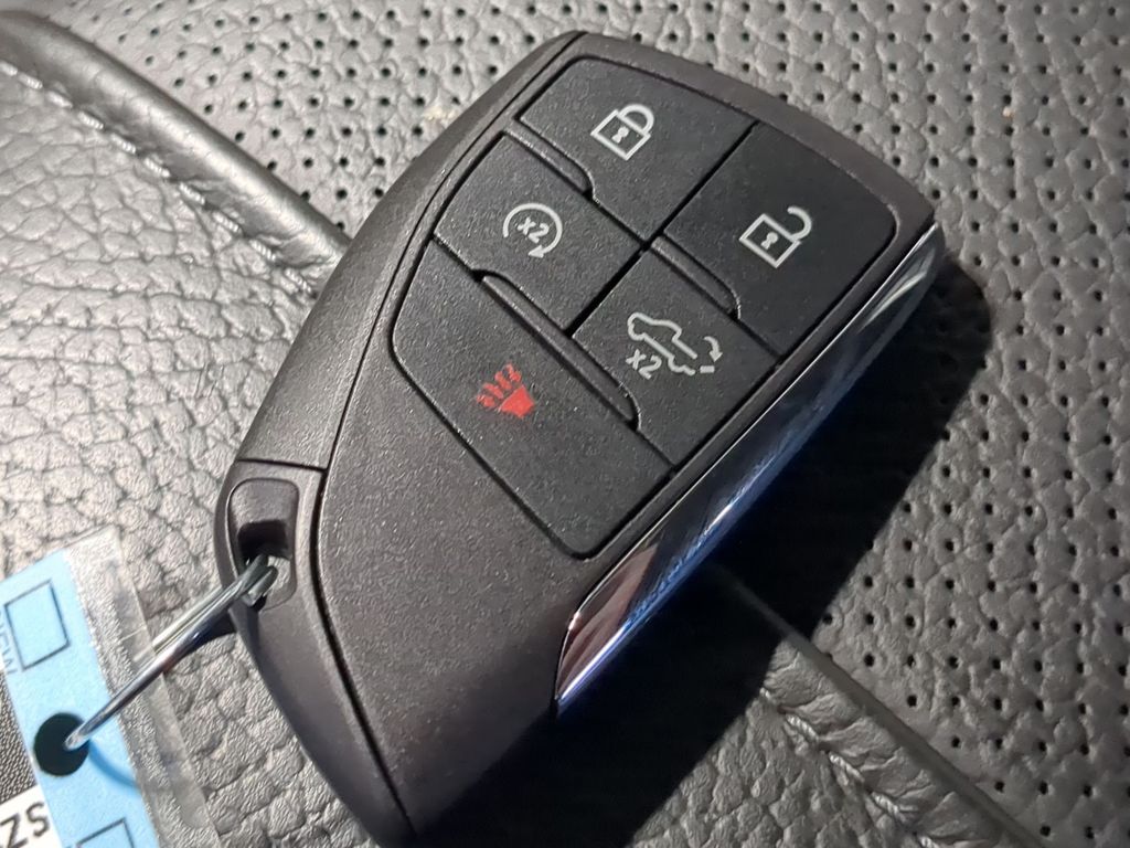 Thumbnail: 2025 GMC Sierra 1500 - 17