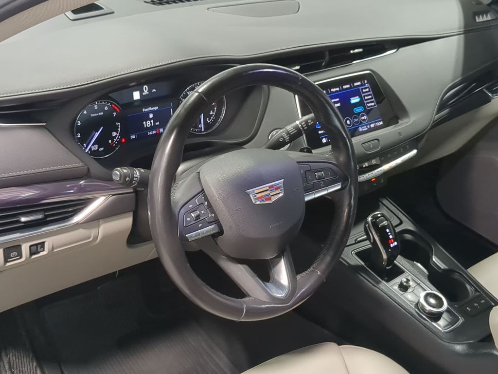 Thumbnail: 2021 Cadillac XT4 - 2