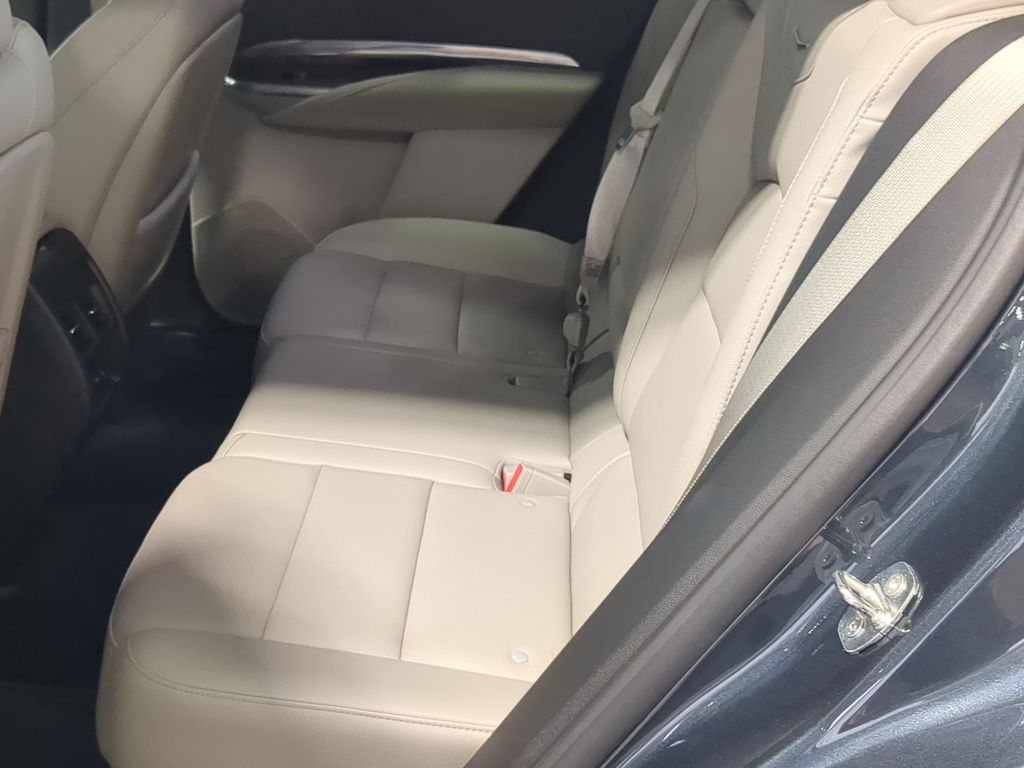 Thumbnail: 2021 Cadillac XT4 - 27