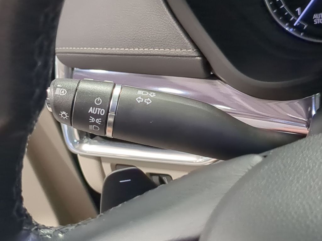 Thumbnail: 2021 Cadillac XT4 - 31