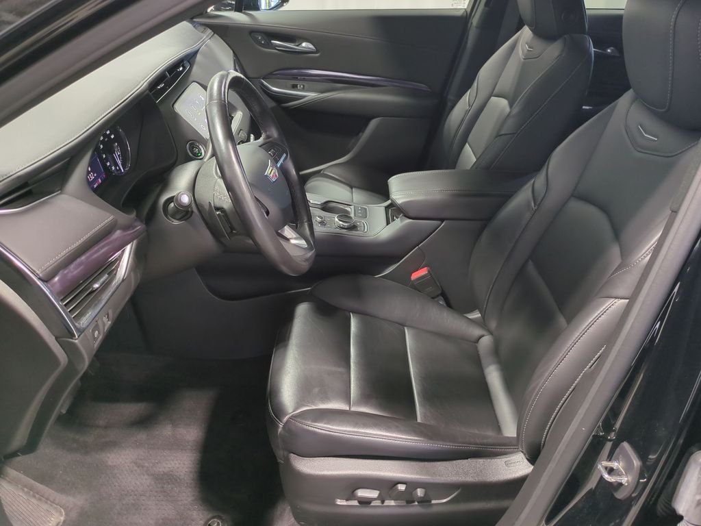 Thumbnail: 2023 Cadillac XT4 - 10