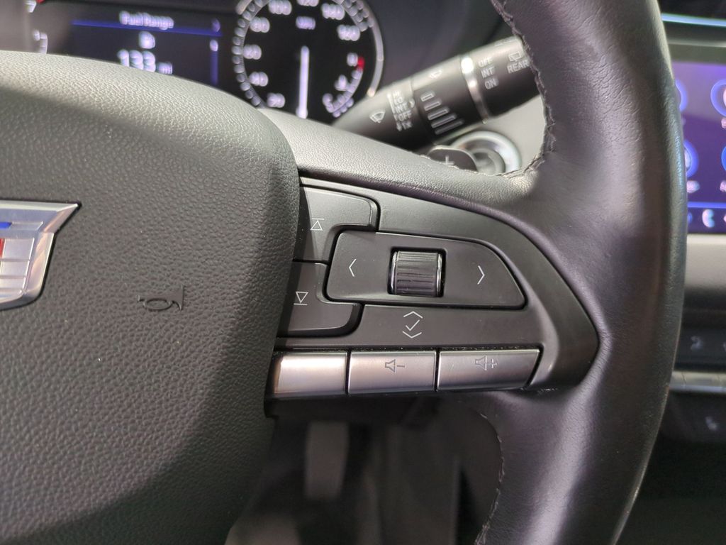 Thumbnail: 2023 Cadillac XT4 - 33