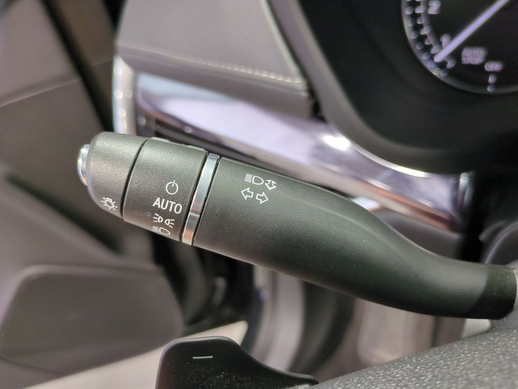 Thumbnail: 2023 Cadillac XT4 - 35