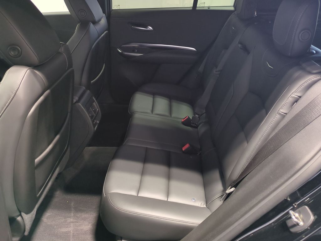 Thumbnail: 2023 Cadillac XT4 - 30