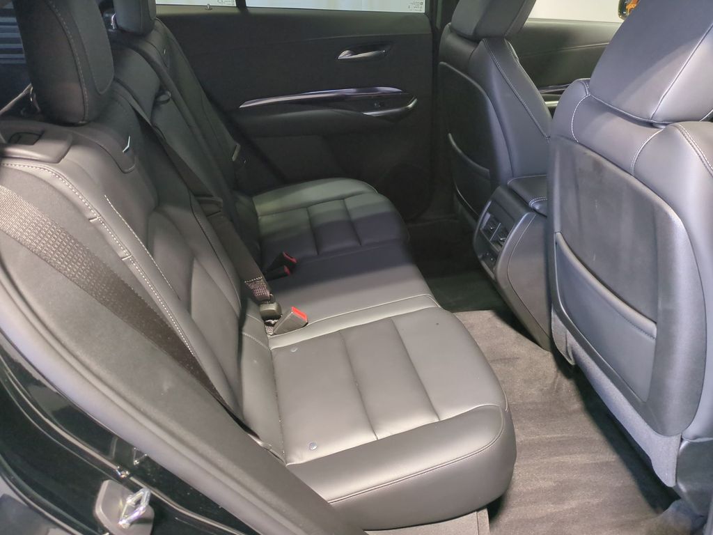 Thumbnail: 2023 Cadillac XT4 - 31