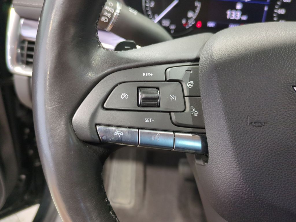 Thumbnail: 2023 Cadillac XT4 - 32