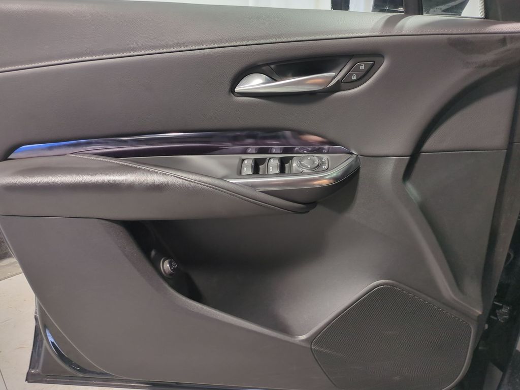 Thumbnail: 2023 Cadillac XT4 - 36