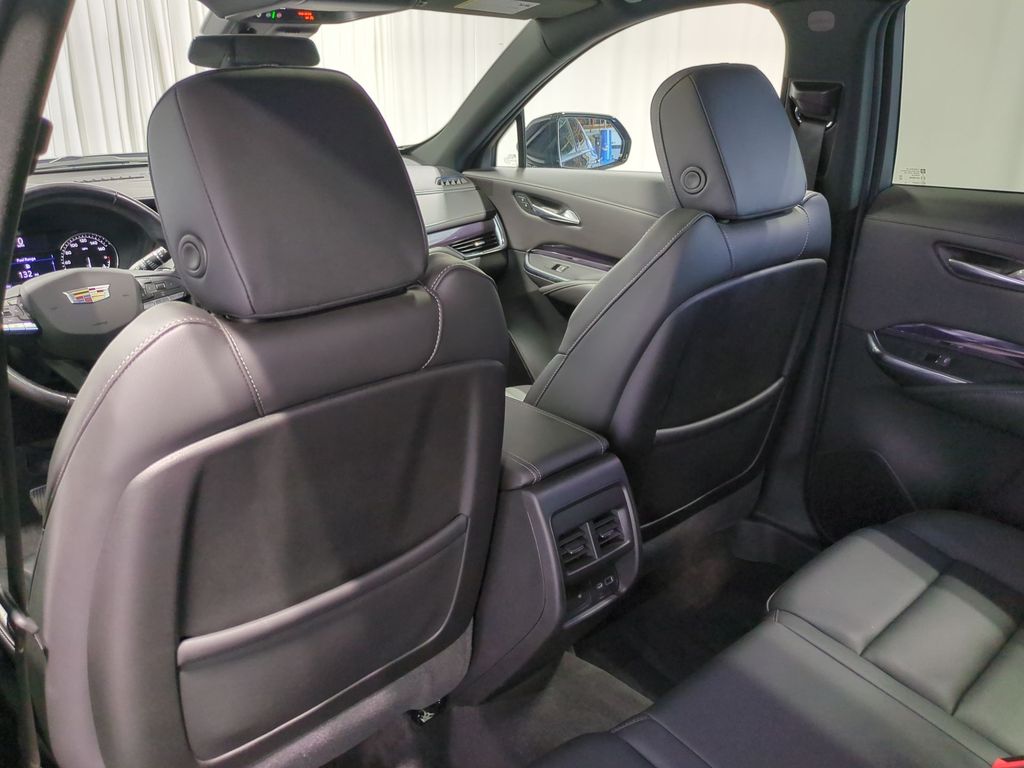 Thumbnail: 2023 Cadillac XT4 - 28