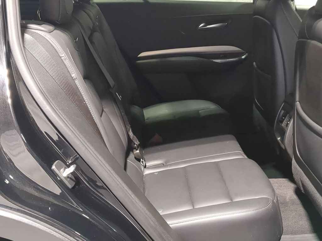 Thumbnail: 2023 Cadillac XT4 - 35