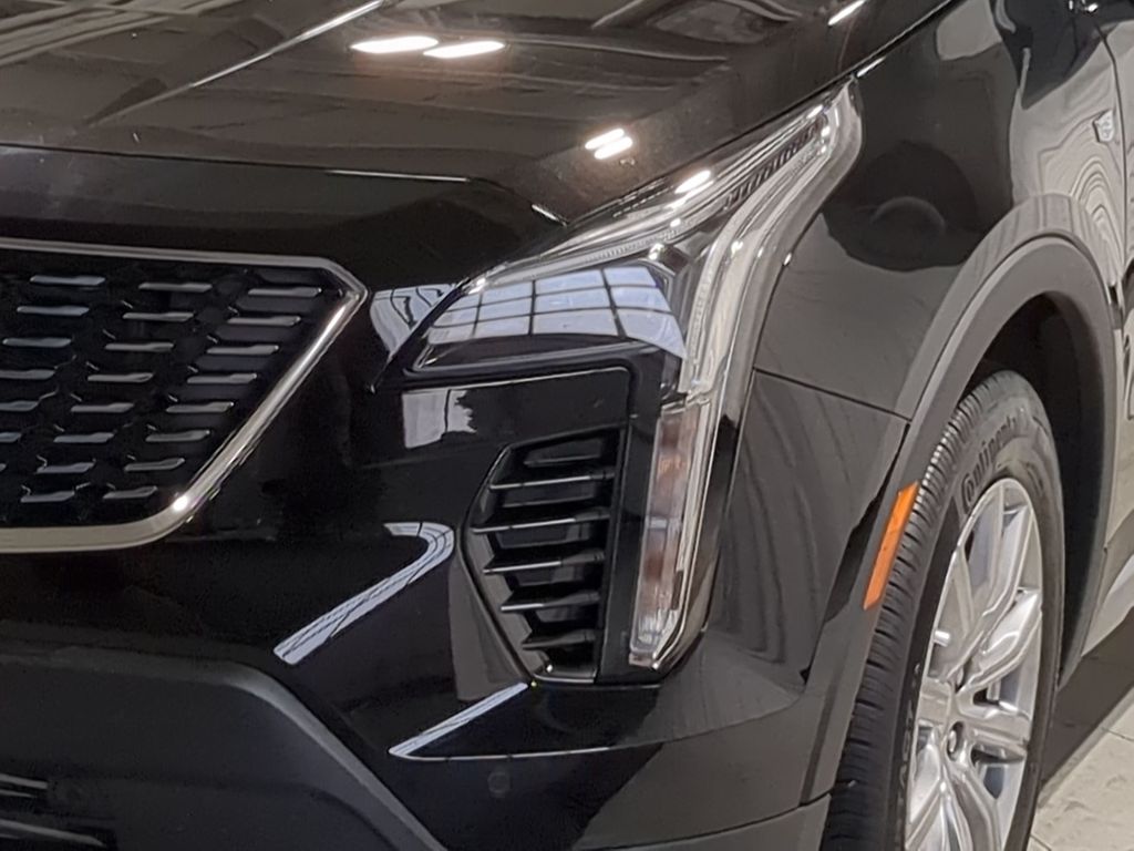 Thumbnail: 2023 Cadillac XT4 - 31