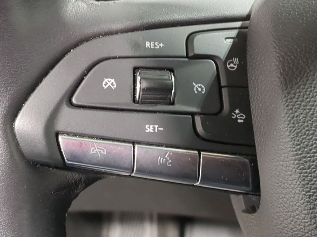 Thumbnail: 2023 Cadillac XT4 - 36