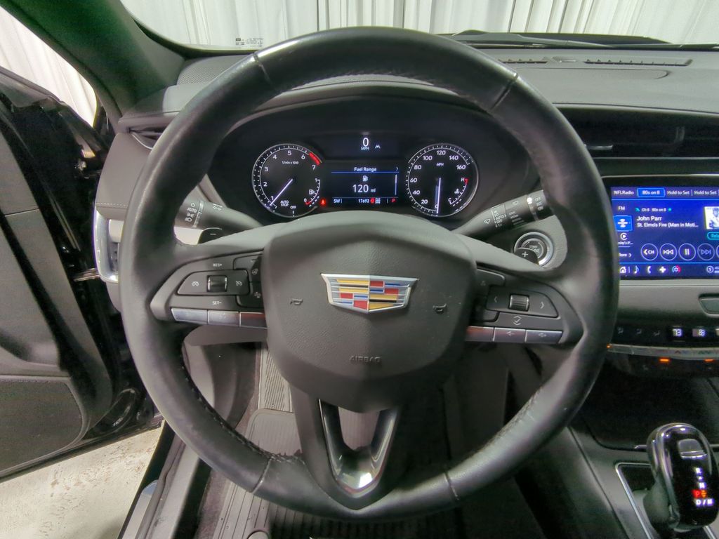 Thumbnail: 2023 Cadillac XT4 - 13