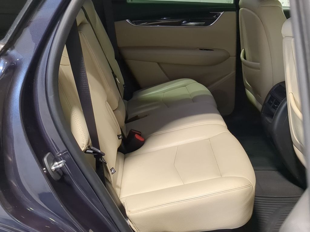 Thumbnail: 2019 Cadillac XT5 - 35