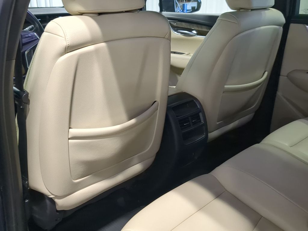 Thumbnail: 2019 Cadillac XT5 - 12