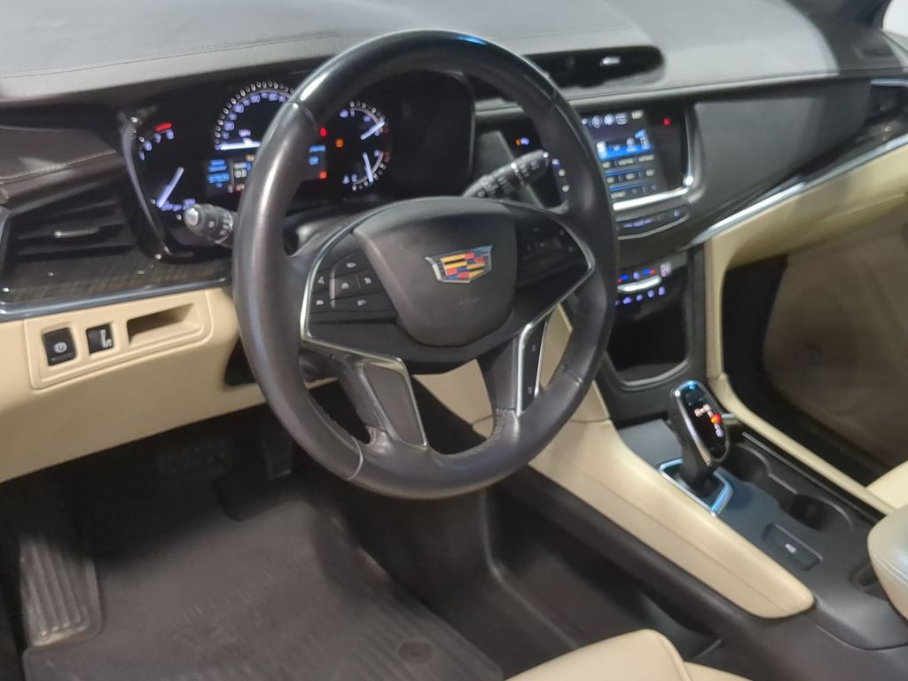 Thumbnail: 2018 Cadillac XT5 - 2
