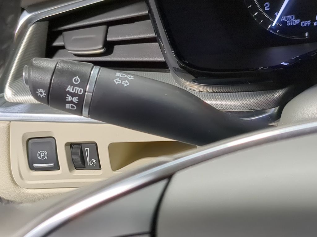Thumbnail: 2018 Cadillac XT5 - 15