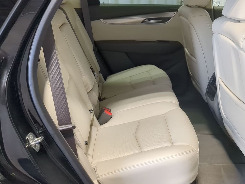 Thumbnail: 2018 Cadillac XT5 - 35