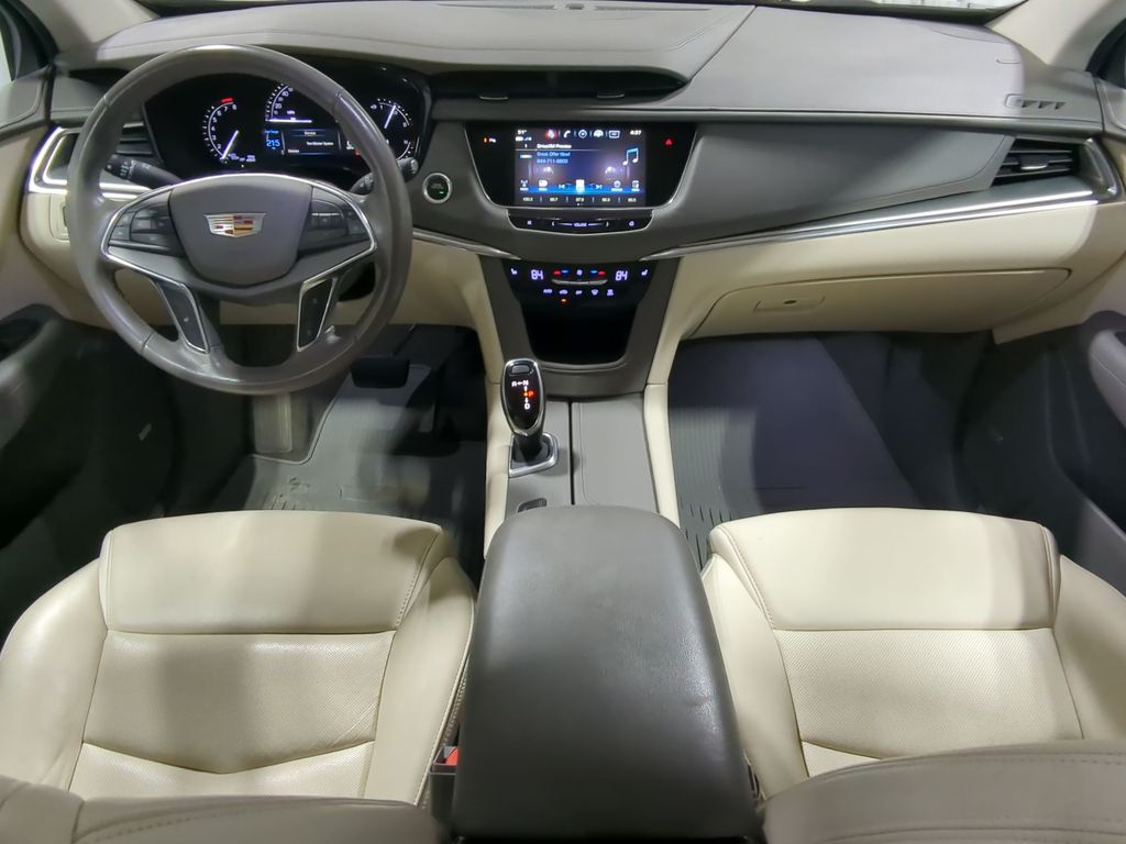 Thumbnail: 2018 Cadillac XT5 - 9